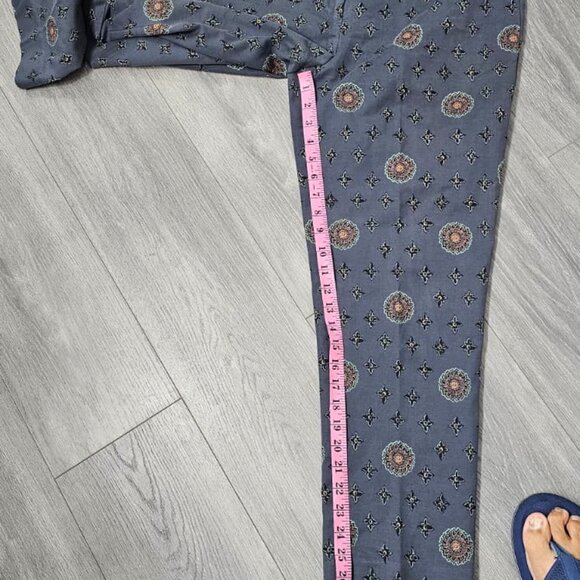 LOFT Marisa Crop Pants 12T Tall Women's Navy Medallion Floral Print Ankle Trouse - Picture 8 of 10